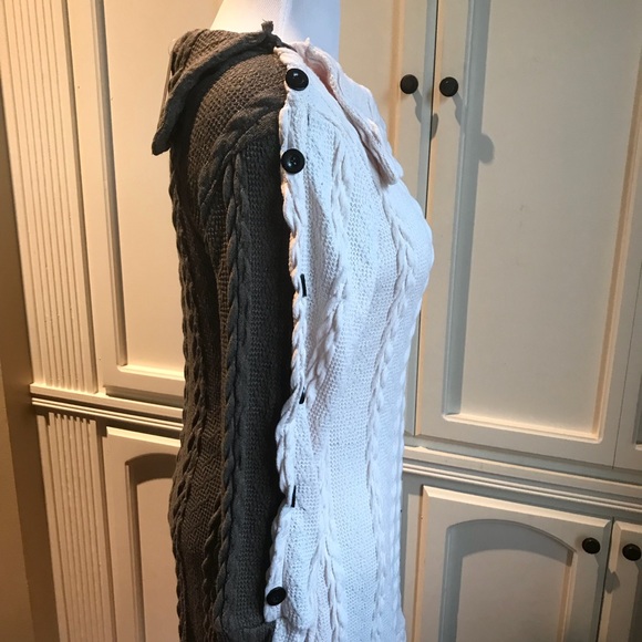 Sweater with 2 Colors - Picture 4 of 8